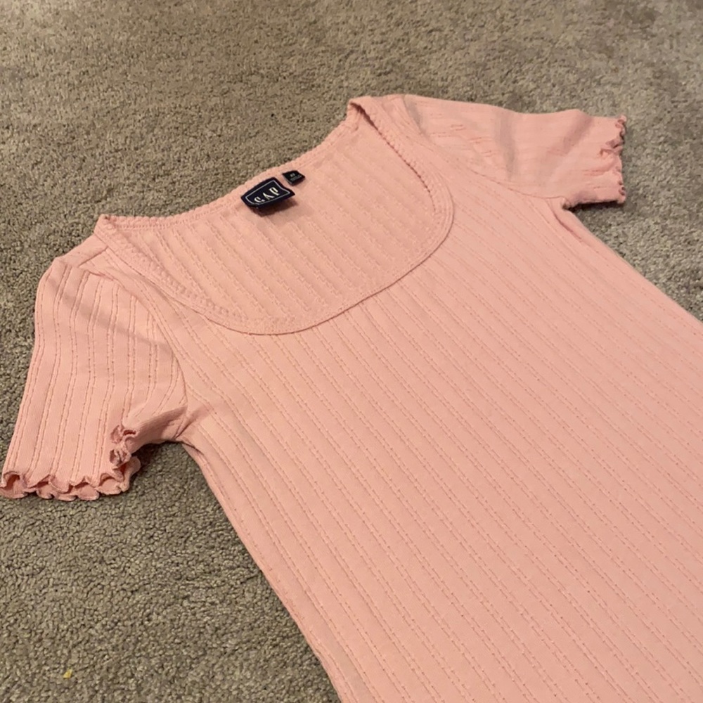PINK GAP TOP